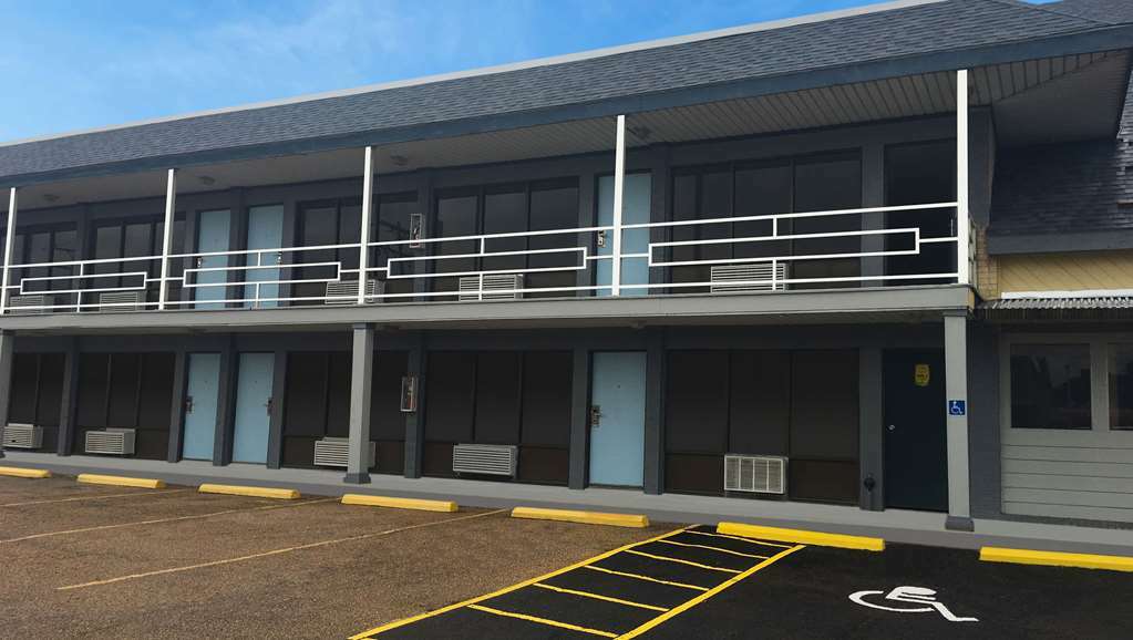 弗拉托尼亚全球马格努森日落酒店 Flatonia 外观 照片